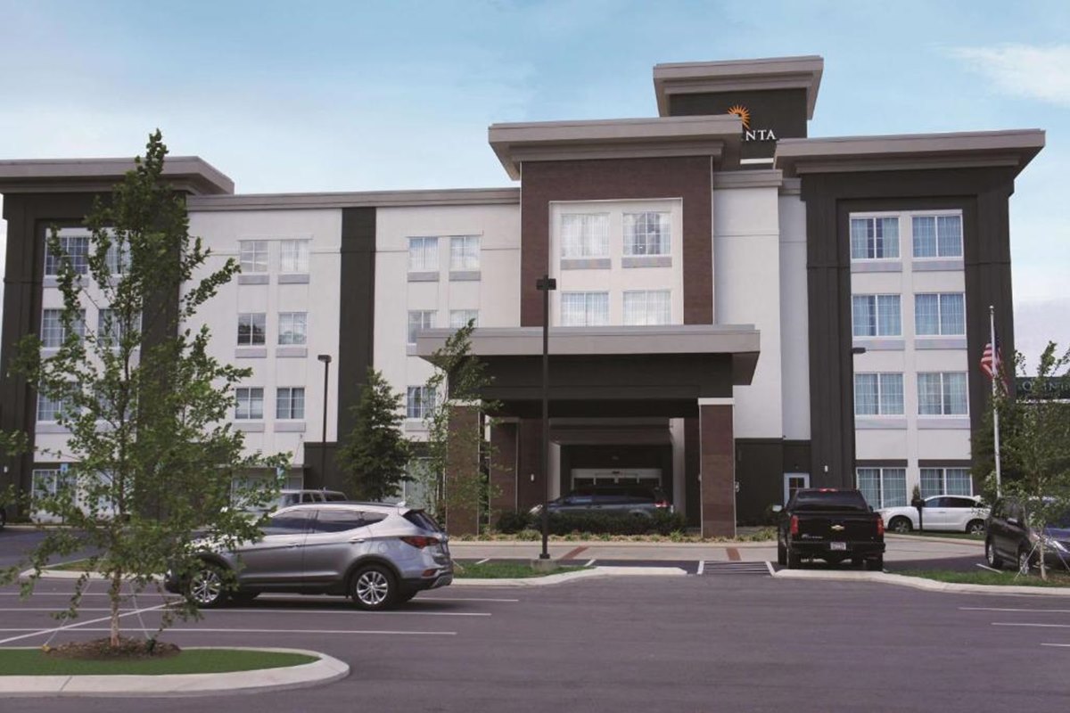 La Quinta Inn & Suites by Wyndham Chattanooga - Lookout Mtn in Chattanooga, Tn