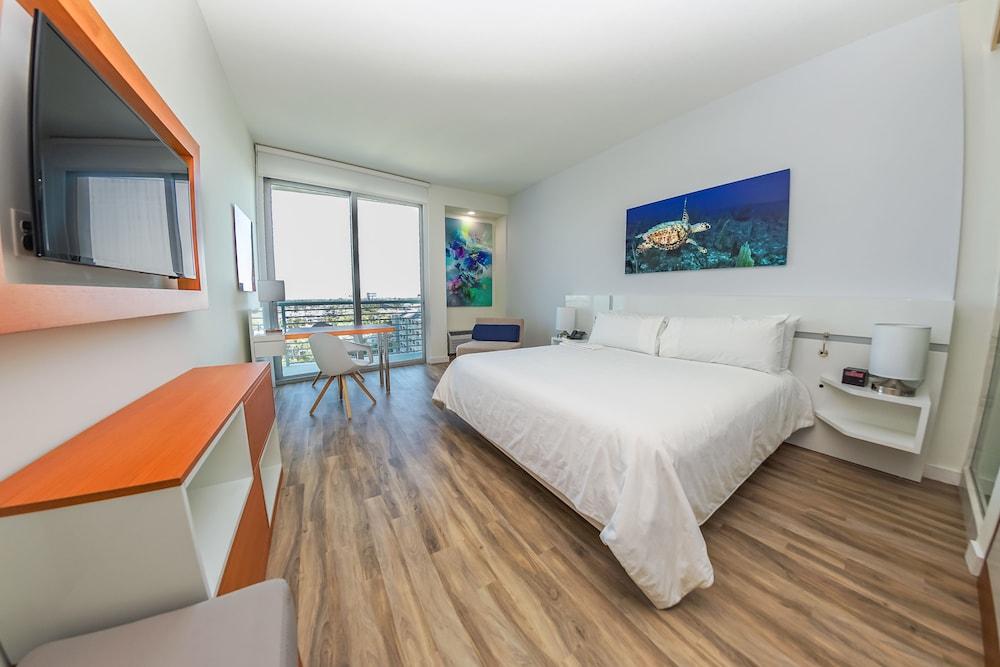 TRYP by Wyndham Maritime Fort Lauderdale in Fort Lauderdale, Fl
