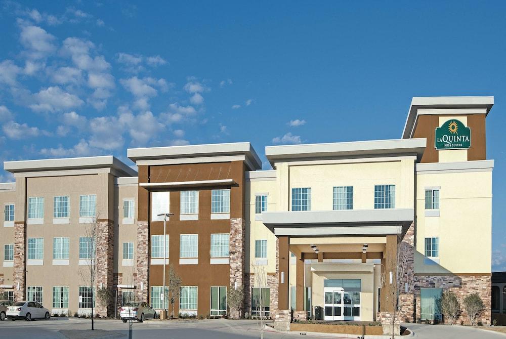 La Quinta Inn & Suites by Wyndham Fort Worth West - I-30 in Fort Worth