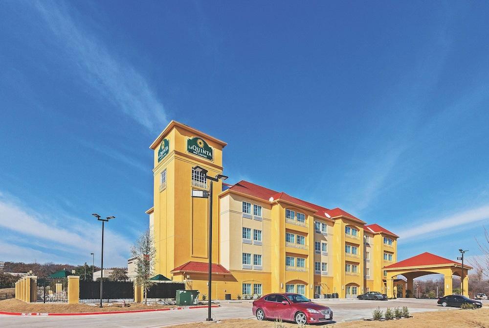 La Quinta Inn & Suites by Wyndham Fort Worth Arlington West in Fort Worth