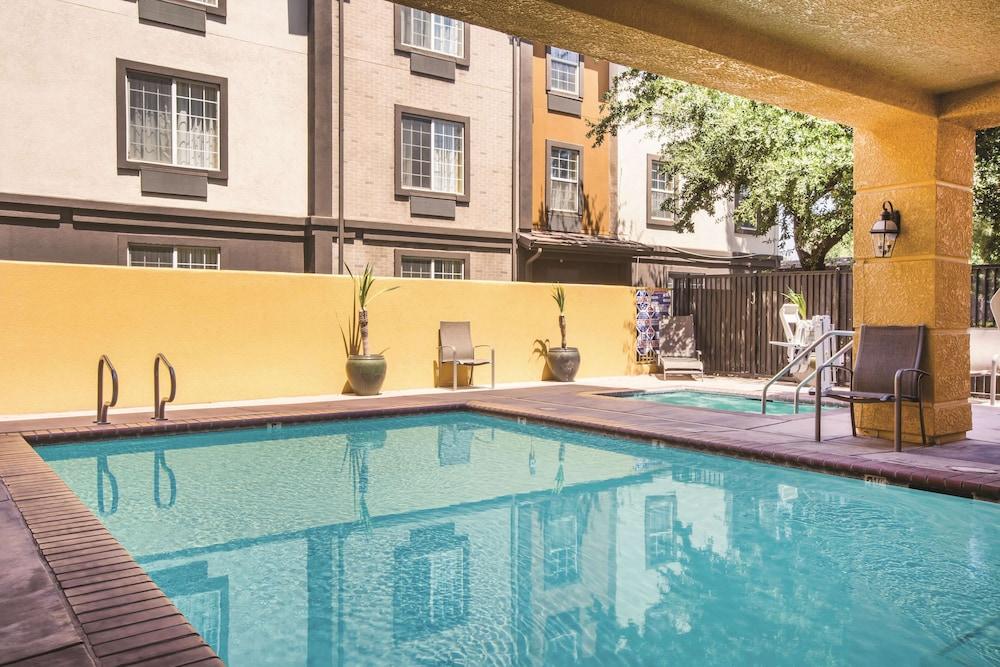 La Quinta Inn & Suites by Wyndham Fresno Riverpark in Fresno, Ca
