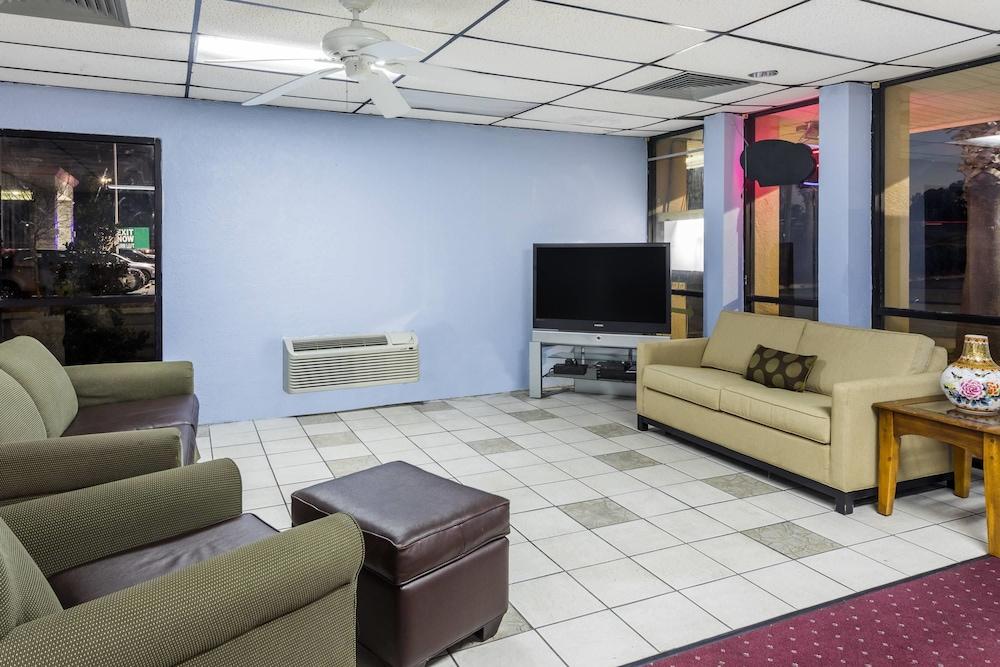 Travelodge by Wyndham Hardeeville in Hardeeville, Sc