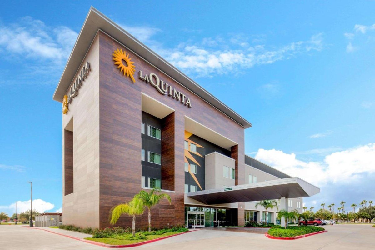 La Quinta Inn & Suites by Wyndham McAllen Convention Center in Mcallen,Tx