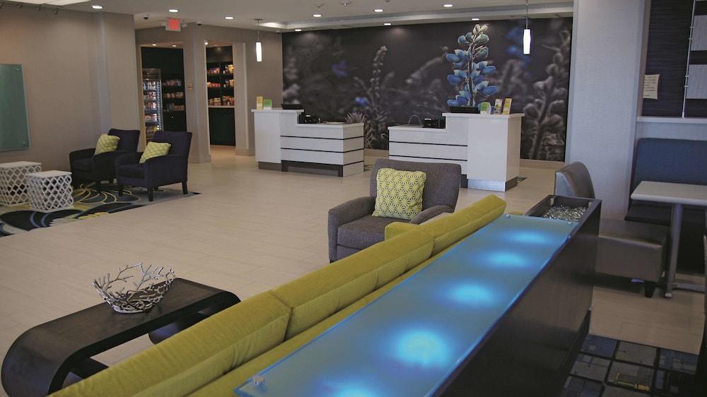 La Quinta Inn & Suites by Wyndham Odessa N. - Sienna Tower in Odessa, Tx