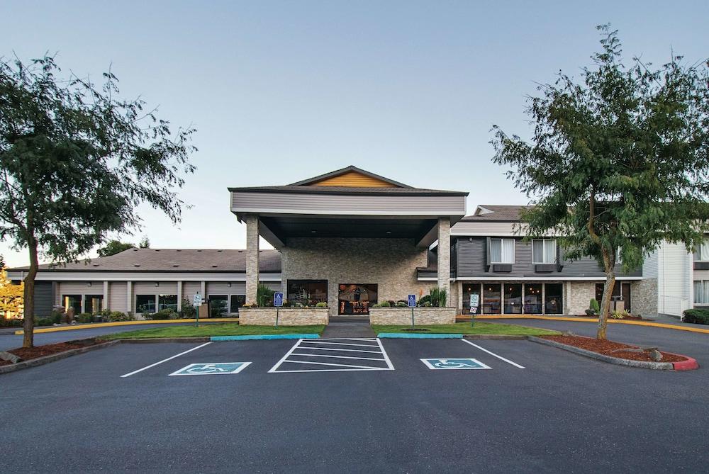 La Quinta Inn & Suites by Wyndham Portland NW in Portland, Or