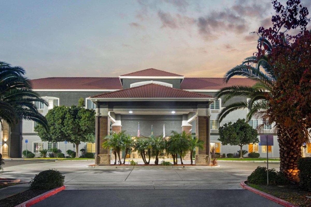 La Quinta Inn & Suites by Wyndham Visalia/Sequoia Gateway in Visalia, Ca
