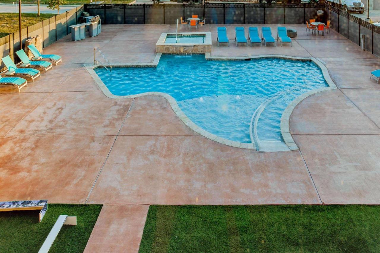 La Quinta Inn & Suites by Wyndham San Antonio Alamo City in San Antonio,Tx