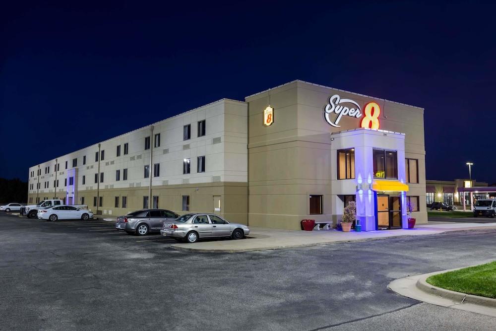 Super 8 by Wyndham Wichita North in Wichita