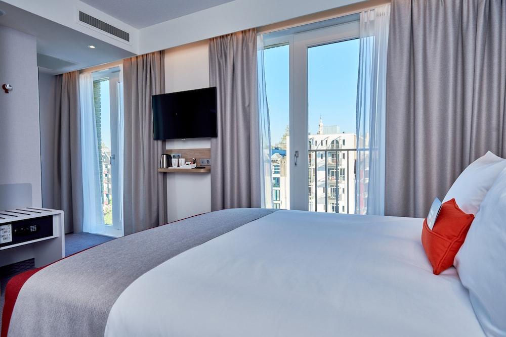 Holiday Inn Express Amsterdam - City Hall by IHG in Amsterdam