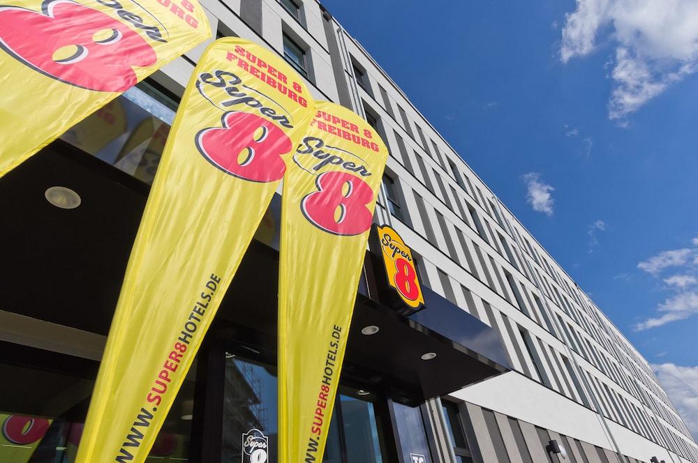 Super 8 by Wyndham Freiburg in Freiburg