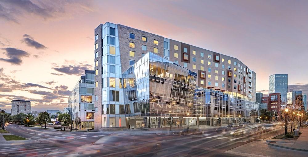 The Art Hotel Denver, Curio Collection by Hilton in Denver