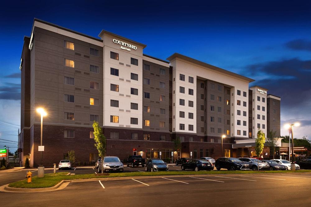 Courtyard by Marriott Charlotte Northlake in Charlotte