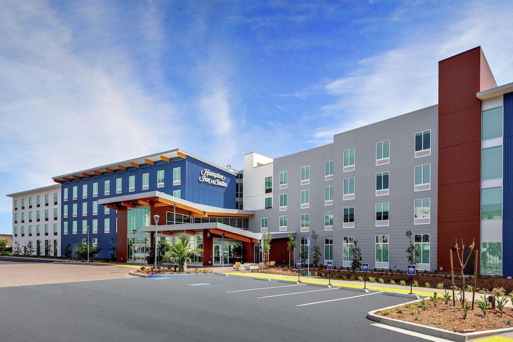 Hampton Inn By Hilton & Suites San Diego Airport Liberty Station in San Diego, Ca
