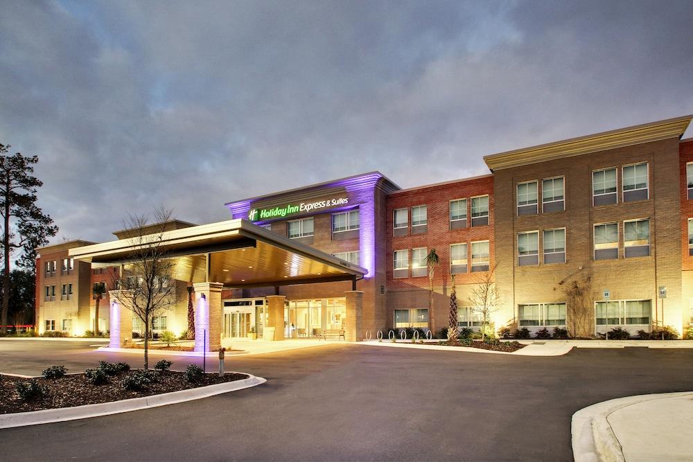 Holiday Inn Express & Suites Charleston NE Mt Pleasant US17 by IHG in Charleston