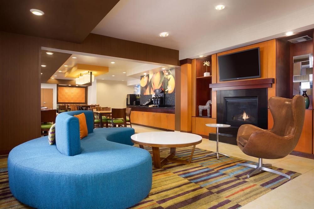 Fairfield Inn & Suites by Marriott Houston Energy Corridor/Katy Freeway in Houston, Tx