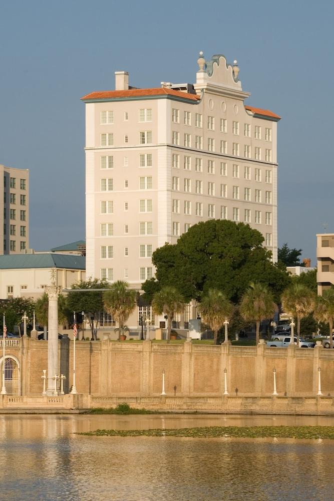The Terrace Hotel Lakeland, Tapestry Collection by Hilton in Lakeland, Fl