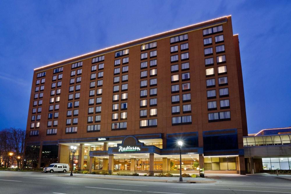 DoubleTree by Hilton Lansing in Lansing, Mi
