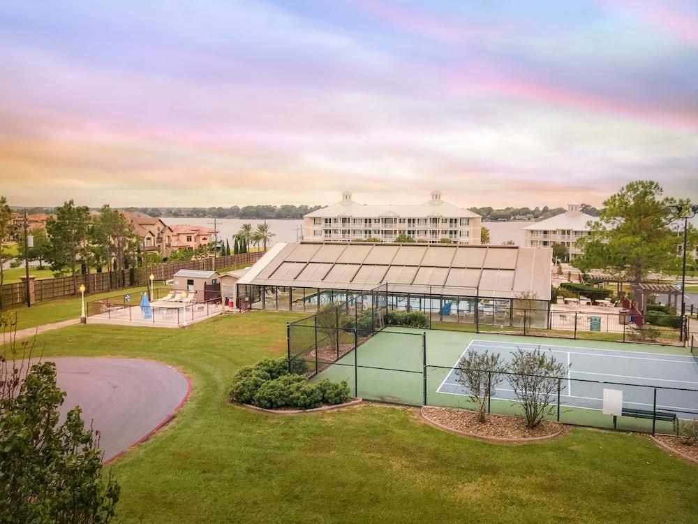Holiday Inn Club Vacations Piney Shores Resort at Lake Conroe in Conroe, Tx