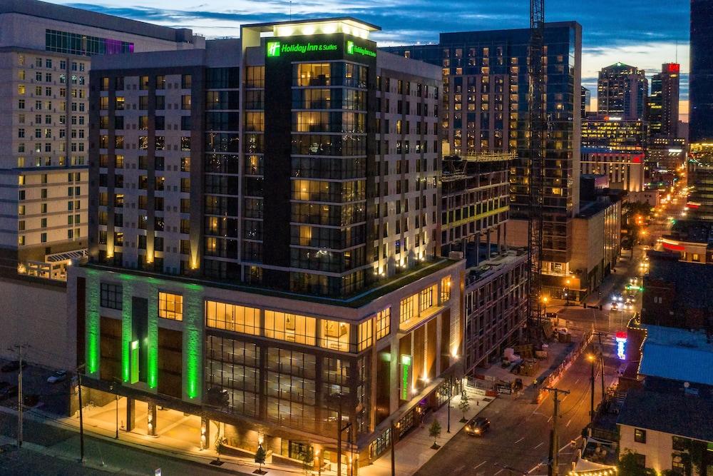 Holiday Inn & Suites Nashville Downtown Broadway in Nashville,Tn