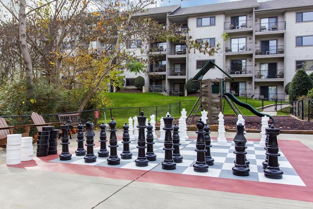 Hilton Vacation Club Laurel Crest Pigeon Forge in Pigeon Forge