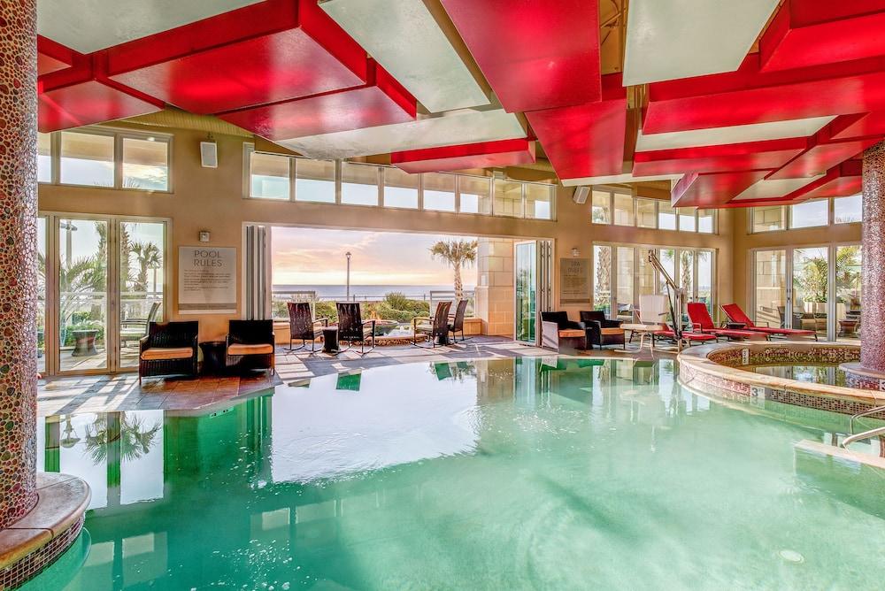 Hilton Vacation Club Oceanaire Virginia Beach in Virginia Beach, Va