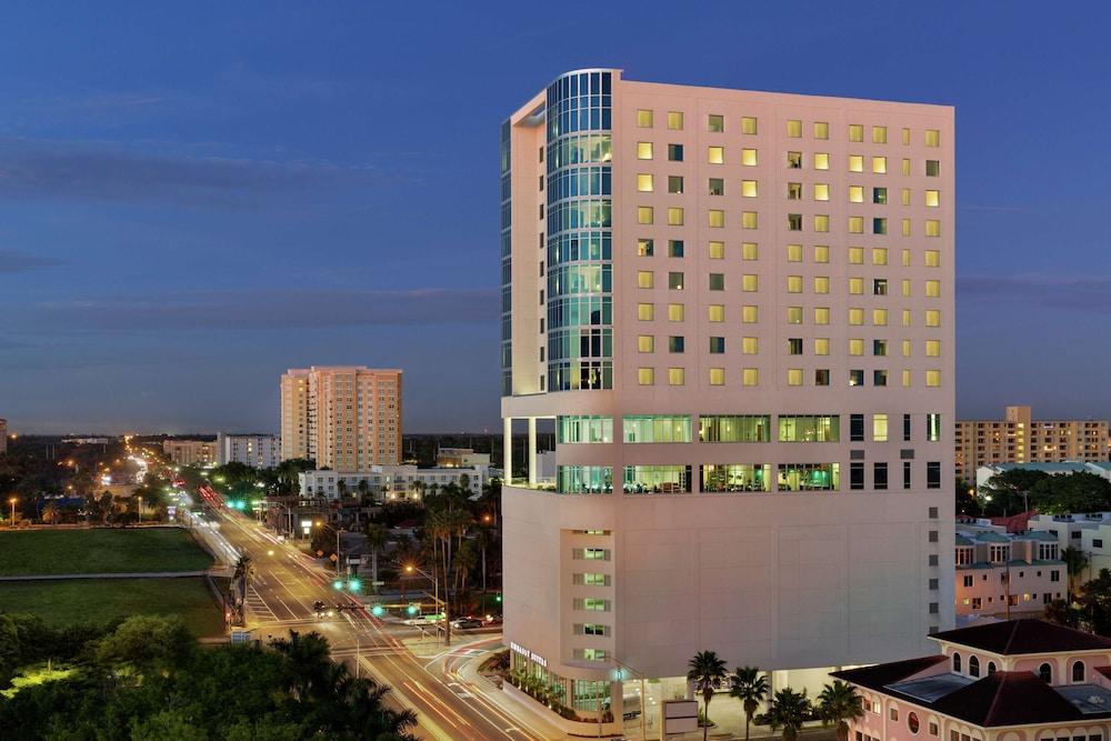 Embassy Suites By Hilton Sarasota in Sarasota
