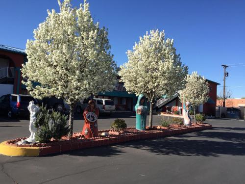 Sandia Peak Inn Old Town ABQ, a Howard Johnson by Wyndham in Albuquerque