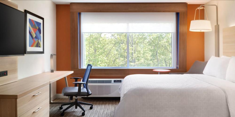 HOLIDAY INN EXPRESS & SUITES ATLANTA AIRPORT NE - HAPEVILLE in Atlanta,Ga