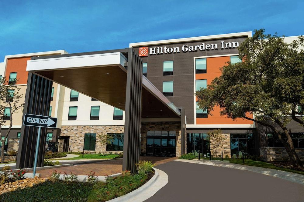 Hilton Garden Inn Cedar Park Austin in Austin, Tx