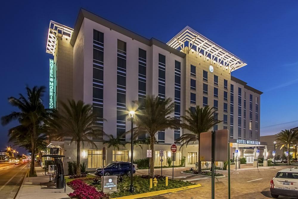 Hotel Dello Ft Lauderdale Apt, Tapestry Collection by Hilton in Dania, Fl