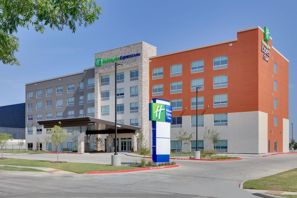 Holiday Inn Express Dallas Nw Hwy Love Field in Dallas, Tx
