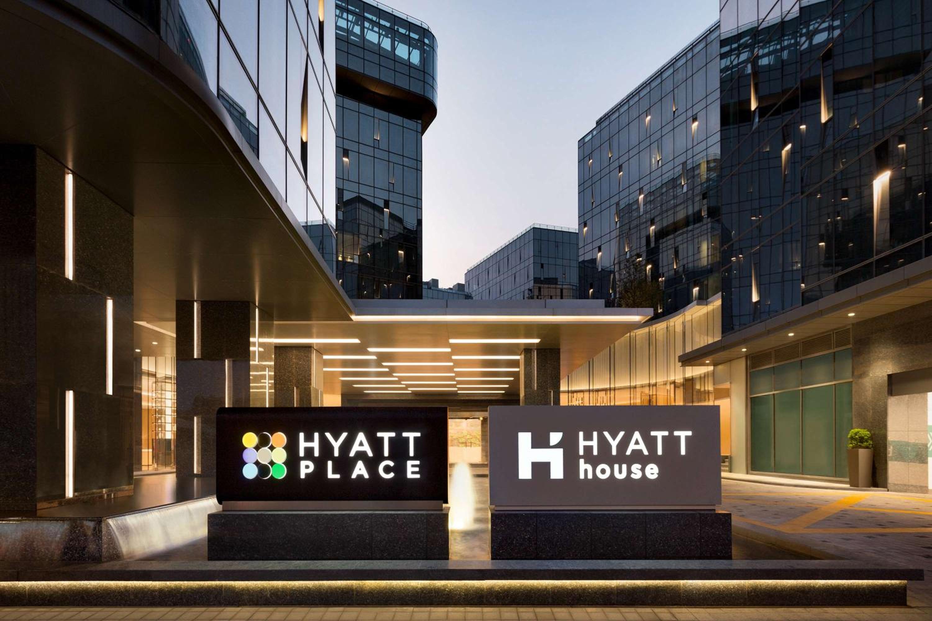 Hyatt Place Shanghai Hongqiao CBD in Shanghai