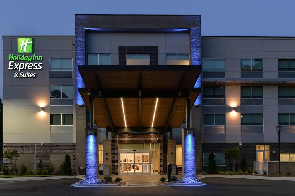 Holiday Inn Express & Suites Charlotte - Ballantyne by IHG in Charlotte