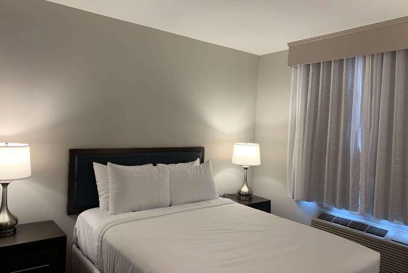 Wingate by Wyndham JFK Airport / Far Rockaway in New York, Ny
