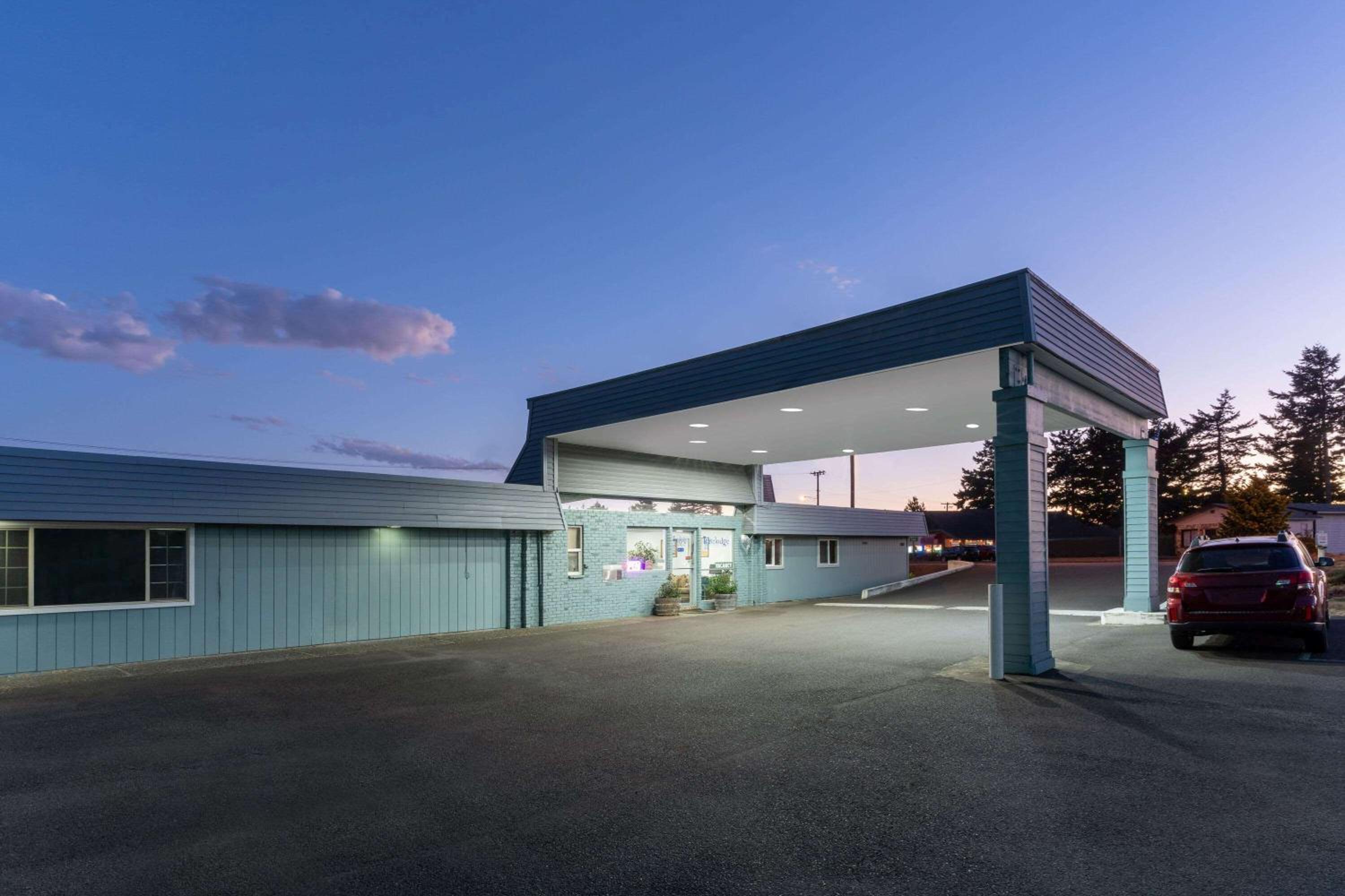 Travelodge by Wyndham Florence in Florence, Or