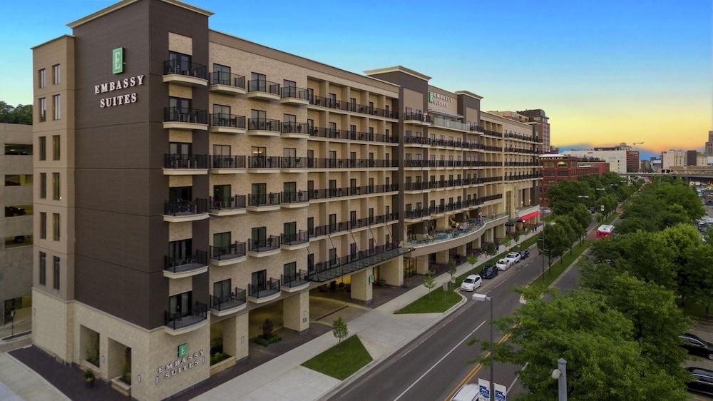 Embassy Suites by Hilton Grand Rapids Downtown in Grand Rapids, Mi