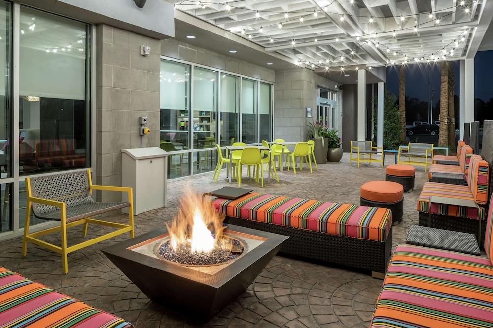 Home2 Suites by Hilton Jacksonville Airport in Jacksonville, Fl