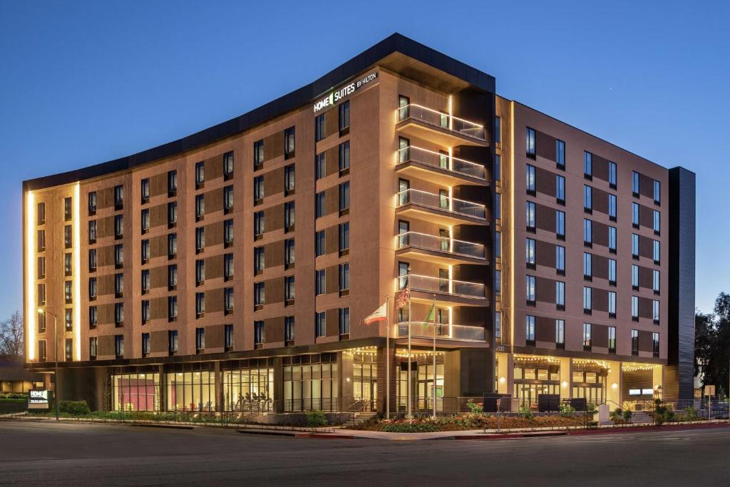 Home2 Suites by Hilton Woodland Hills Los Angeles in Los Angeles, Ca