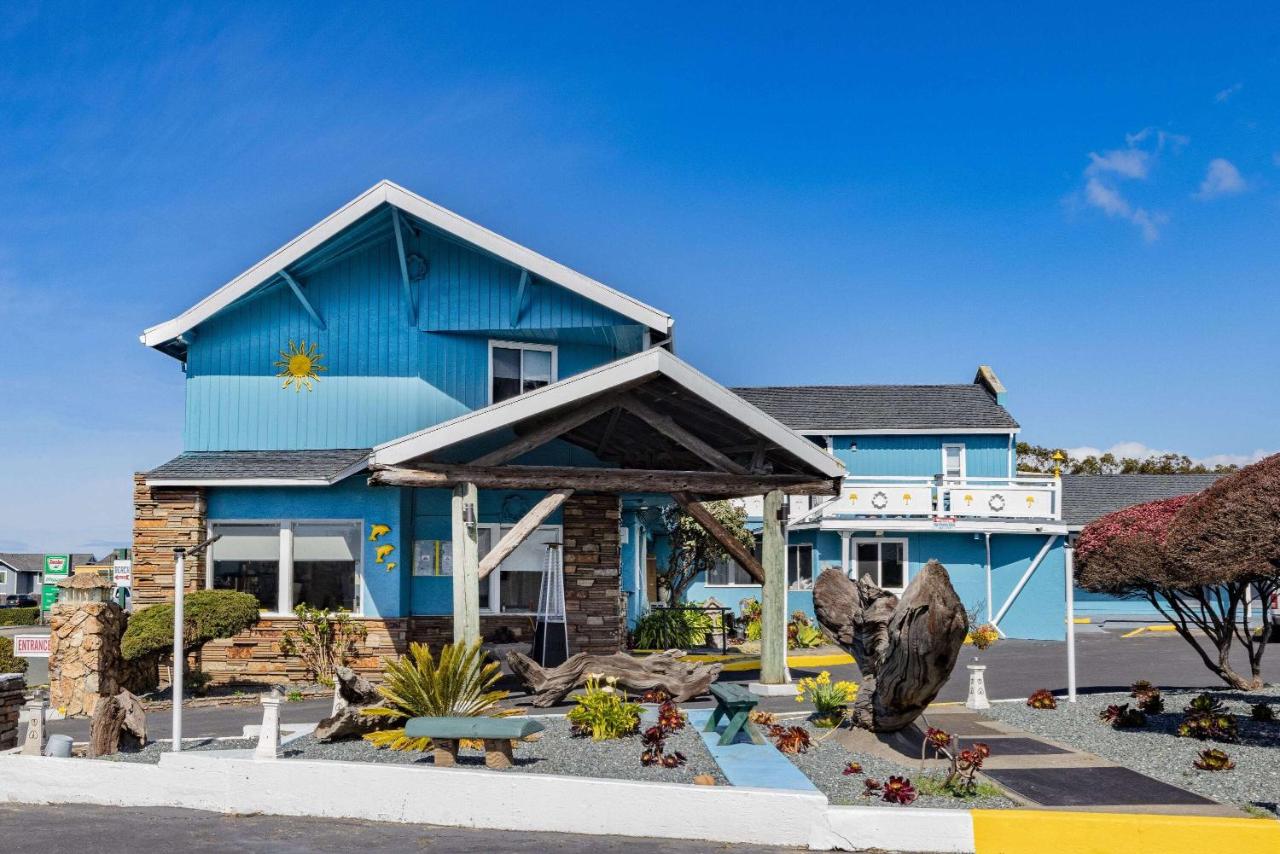 Oceanside Inn & Suites, a Days Inn by Wyndham in Fort Bragg