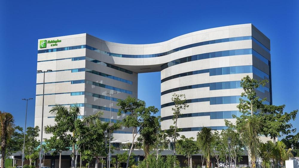 Holiday Inn Hotel & Suites Merida La Isla by IHG in Merida-Mexico