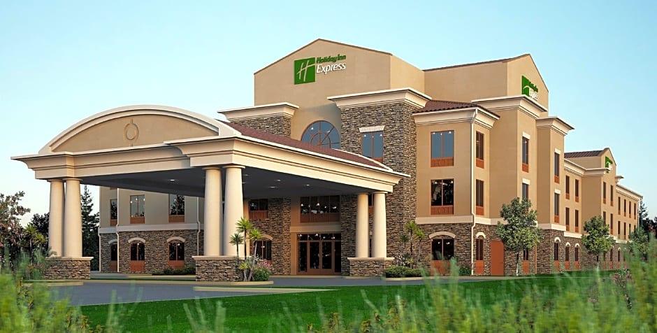 Holiday Inn Express and Suites Redding in Redding, Ca
