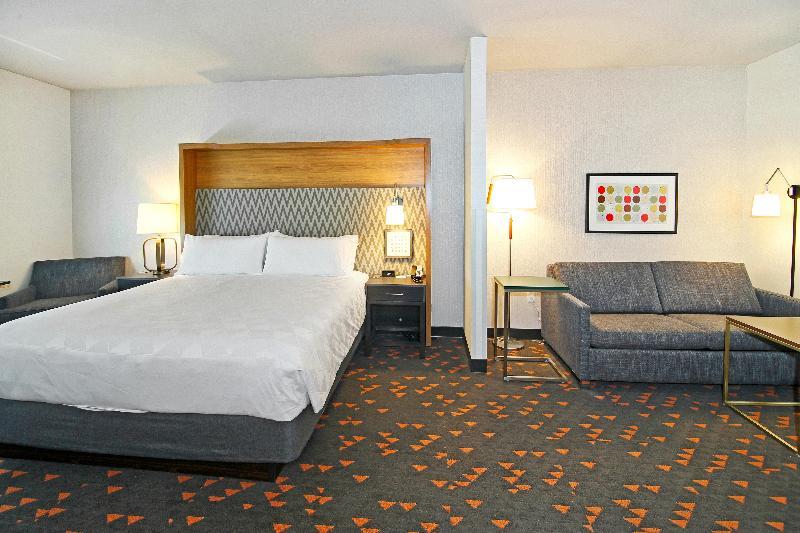 Holiday Inn & Suites Calgary Airport North in Calgary