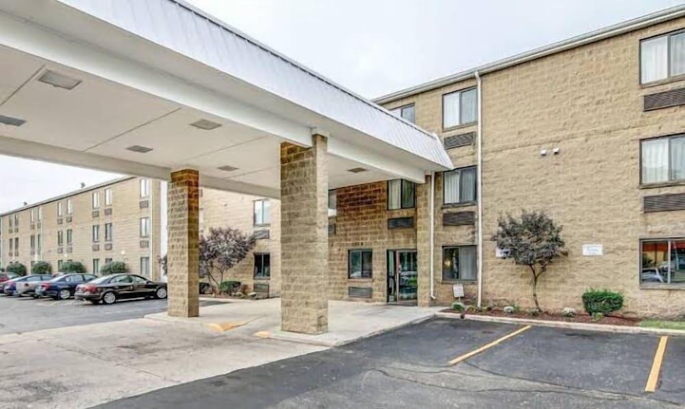 AmericInn by Wyndham Madison WI in Madison, Wi