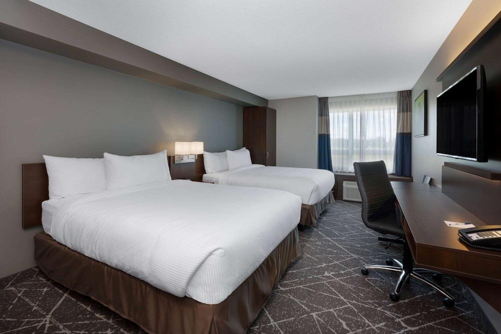 Microtel Inn & Suites by Wyndham Portage La Prairie in Portage La Prairie, Mb