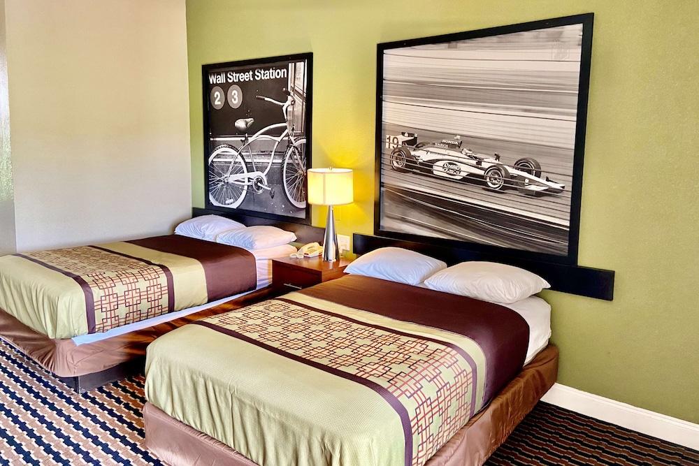 Super 8 by Wyndham Battleboro/Rocky Mount in Rocky Mount, Nc