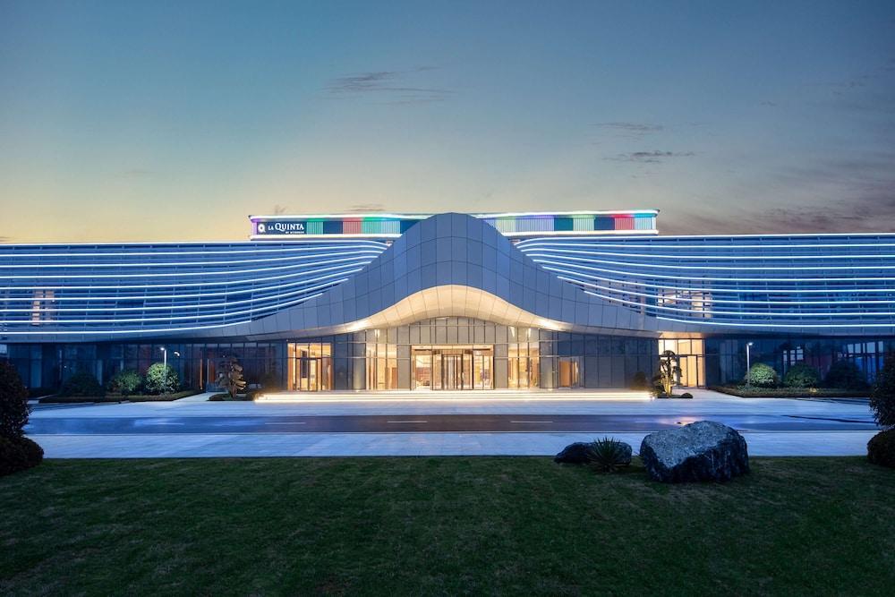 La Quinta by Wyndham Weifang South in Weifang