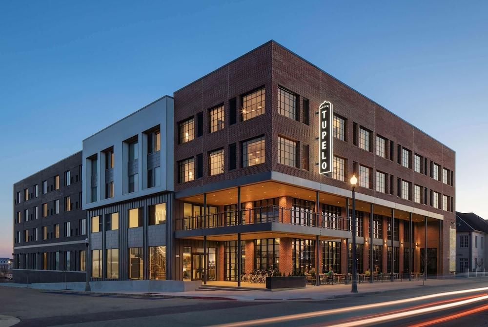 Hotel Tupelo, a Wyndham Hotel in Tupalo