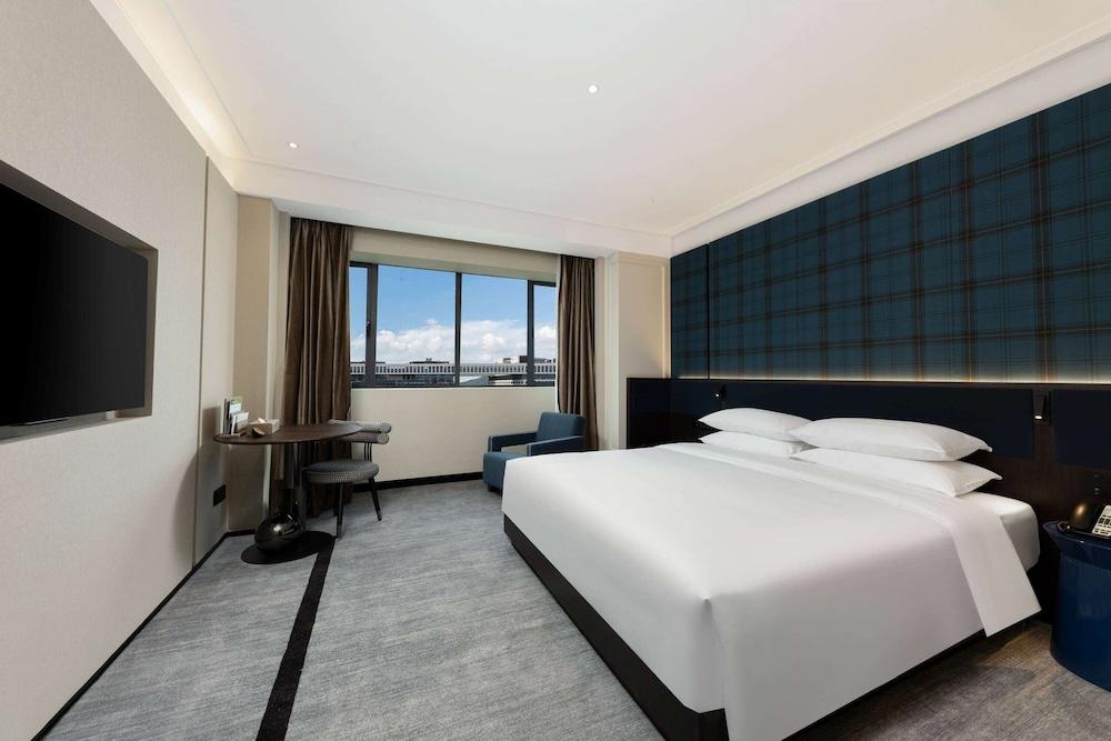 Wingate By Wyndham Wuhan Optics Valley in Wuhan