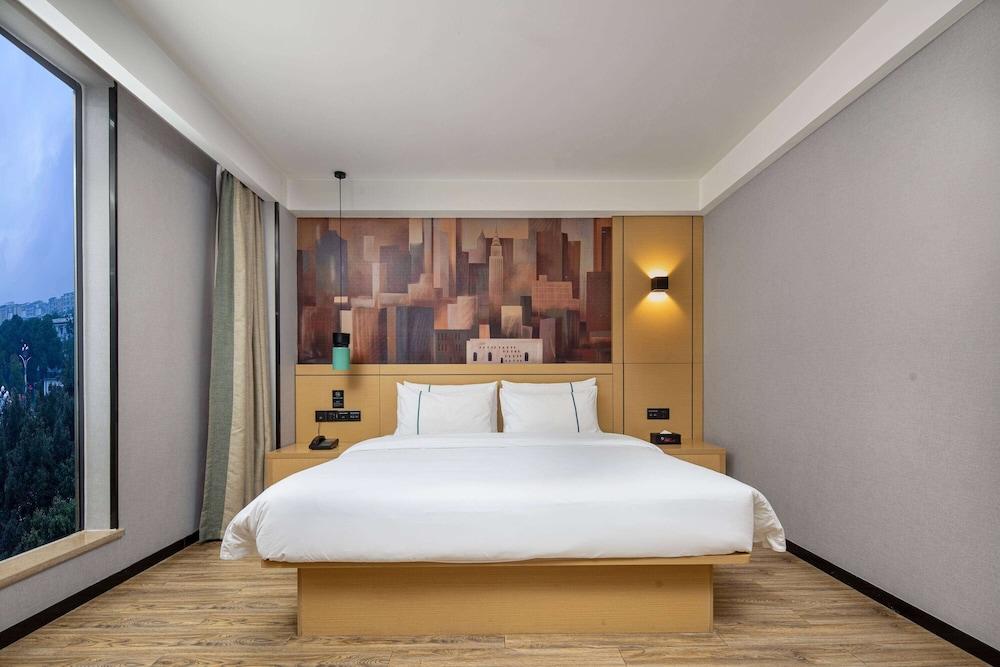 Ramada Encore by Wyndham Guilin Wanfu in Guilin