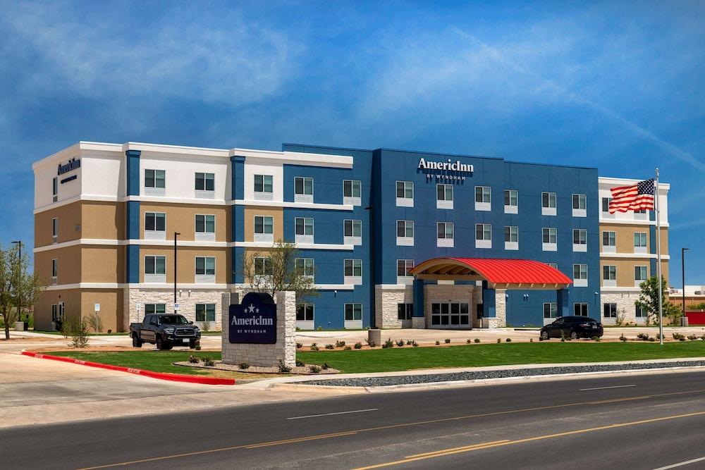 AmericInn by Wyndham San Angelo in Saint Angelo